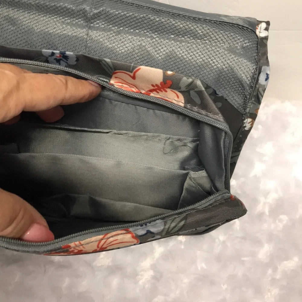 NWT TRAVEL BATH BAG TOILETRIES/MAKEUP HANGING beautiful travel bag
